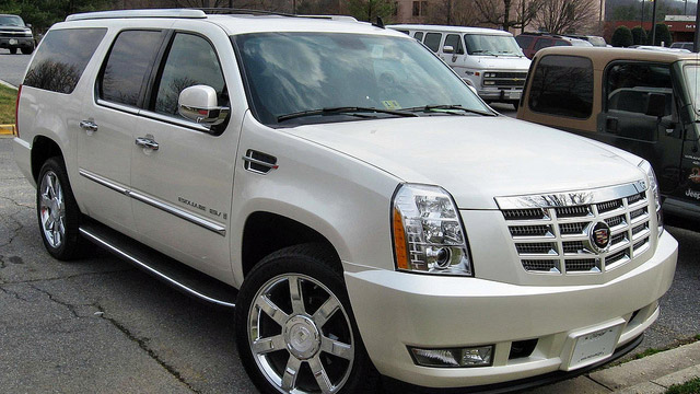 Cadillac Service and Repair | Expressway Auto Inc.